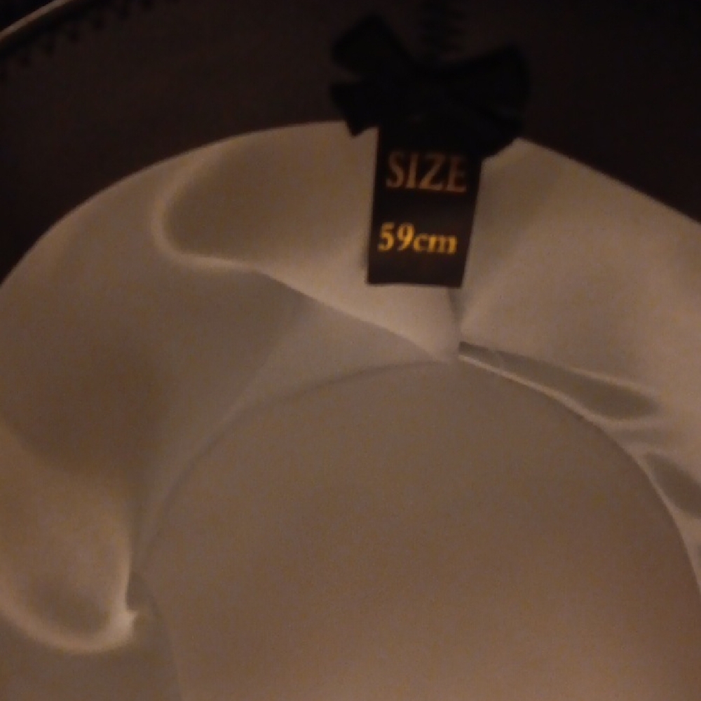 Elegant Black Top Hat - Picture 6 of 6